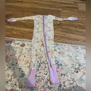 Good used condition. 3T little sleepies